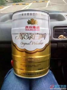 原浆啤酒是全程无菌状态下酿造出来的啤酒发酵原液