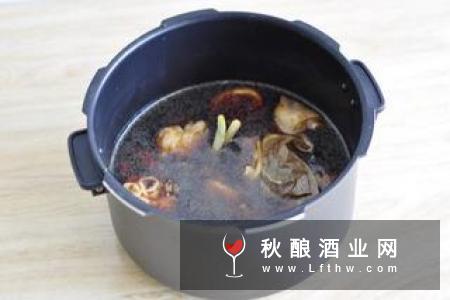 啤酒能炖猪脚，啤酒炖猪脚做法