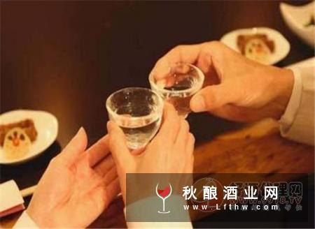 白酒冷冻能结冰吗，白酒冰冻喝有什么影响