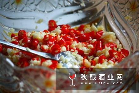 家庭自制蓝莓酒的做法 交互码糖比例需精细！