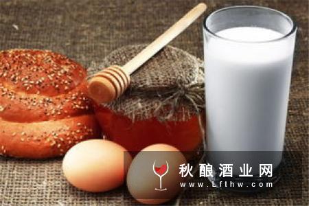 人参酒年轻人可以喝吗？年轻人喝人参酒九大功效解析